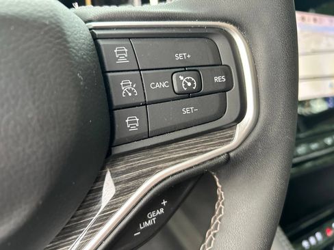 Used 2022 Jeep Wagoneer Series II AWD/4WD image 21