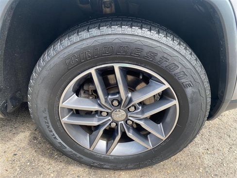 Used 2018 Jeep Grand Cherokee Limited AWD/4WD image 17