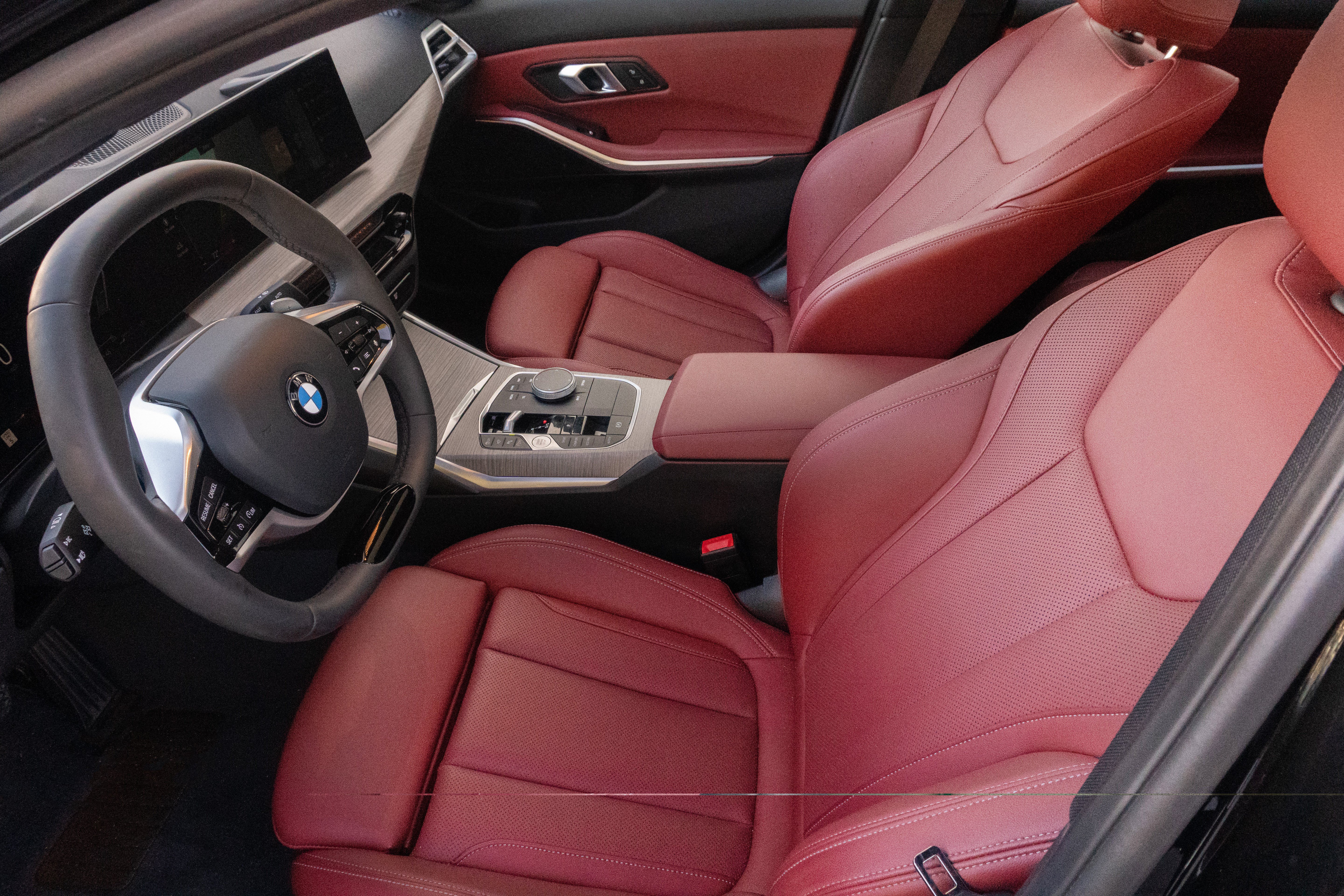 Certified 2025 BMW 330i Sedan RWD image 12