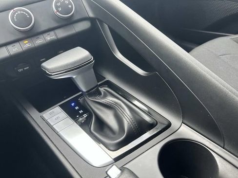 Used 2023 Hyundai Elantra SE w/ Cargo Package image 29