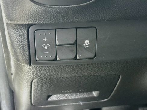 Used 2016 Kia Soul ! FWD image 19
