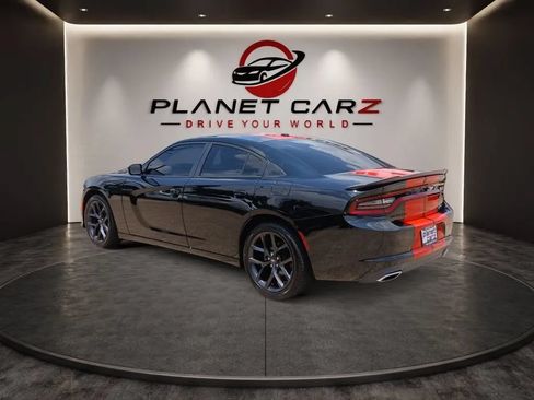 Used 2022 Dodge Charger SXT w/ Blacktop Package RWD image 2