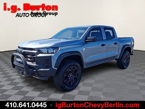 New 2026 Chevrolet Colorado Trail Boss w/ Off-Road Front Bumper Package AWD/4WD image 2