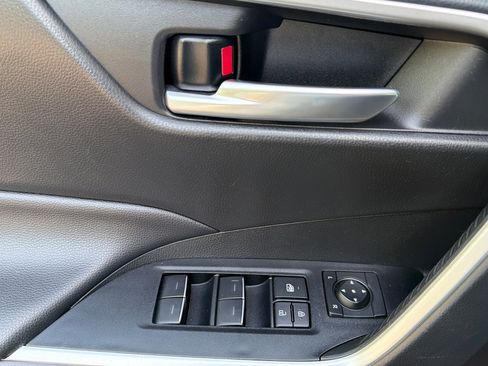 Certified 2025 Toyota RAV4 XLE AWD/4WD image 11