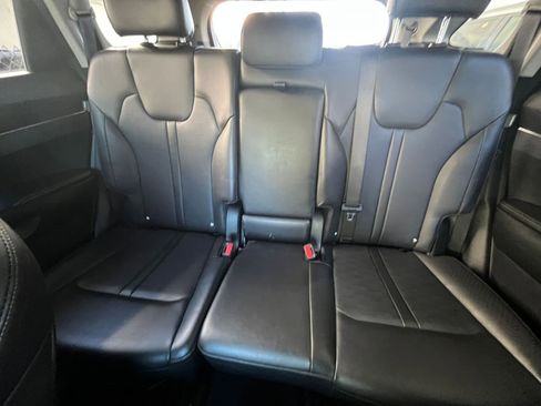 Used 2024 Kia Sorento S image 40