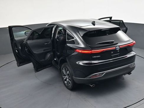 Used 2023 Toyota Venza LE AWD/4WD image 44