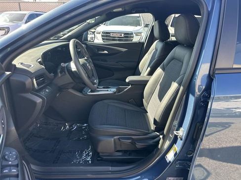 Used 2025 Buick Envista Preferred image 17