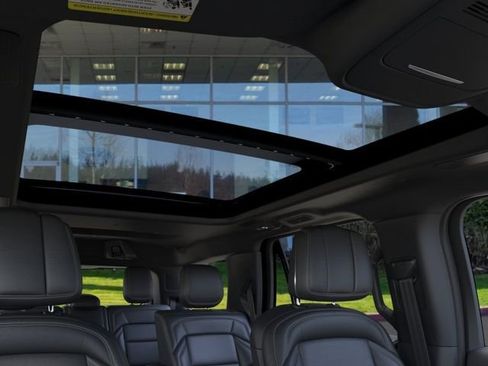 New 2026 Lincoln Navigator Reserve AWD/4WD image 22