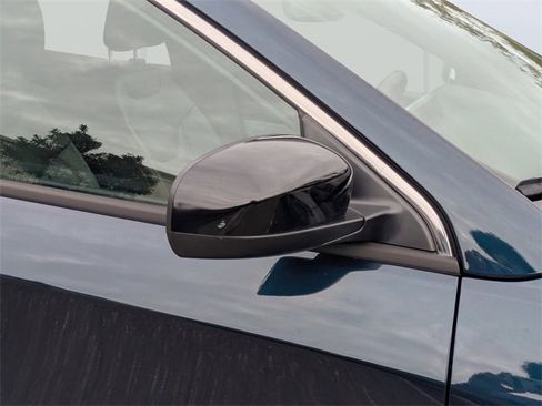 Used 2024 Jeep Compass Latitude image 11