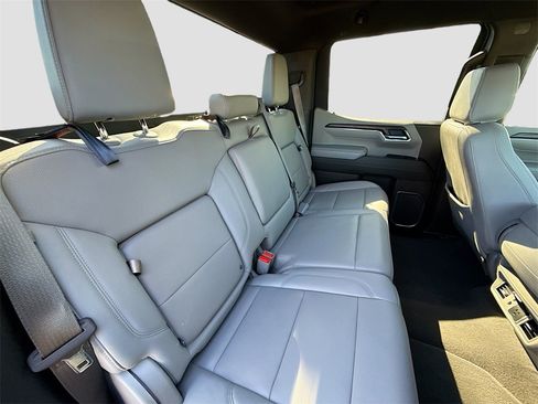 Used 2024 GMC Sierra 1500 SLT w/ X31 Off-Road Package image 27