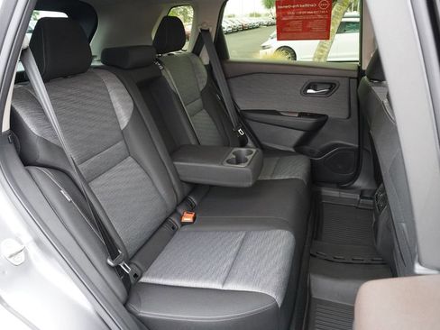 Certified 2023 Nissan Rogue SV image 9