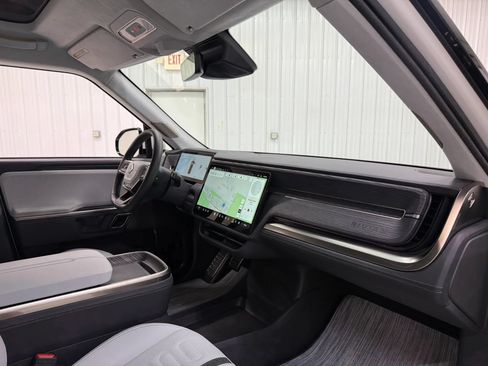 Used 2024 Rivian R1T Adventure AWD/4WD image 14