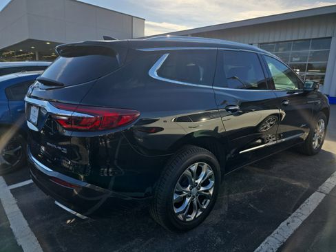 Used 2018 Buick Enclave Avenir w/ Avenir Technology Package image 2