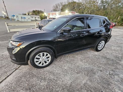 Used 2017 Nissan Rogue S image 13