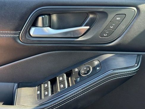 Used 2023 Nissan Rogue SL image 29