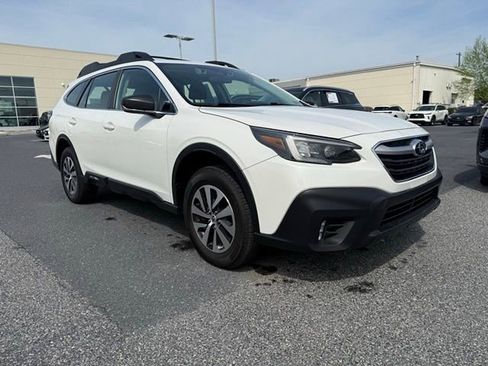 Used 2022 Subaru Outback 2.5i image 1