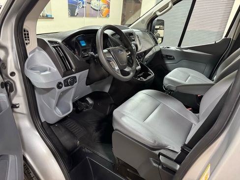 Used 2019 Ford Transit 350 XL image 34