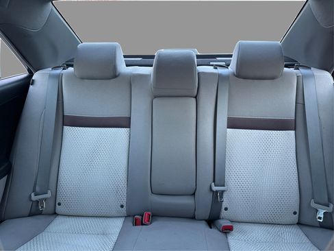 Used 2012 Toyota Camry LE image 17