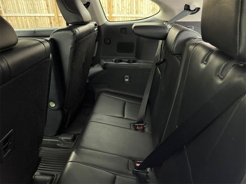 Used 2022 Toyota Highlander XLE image 18