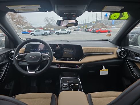 New 2026 Chevrolet Equinox ACTIV w/ LPO, Floor Liner Package image 14