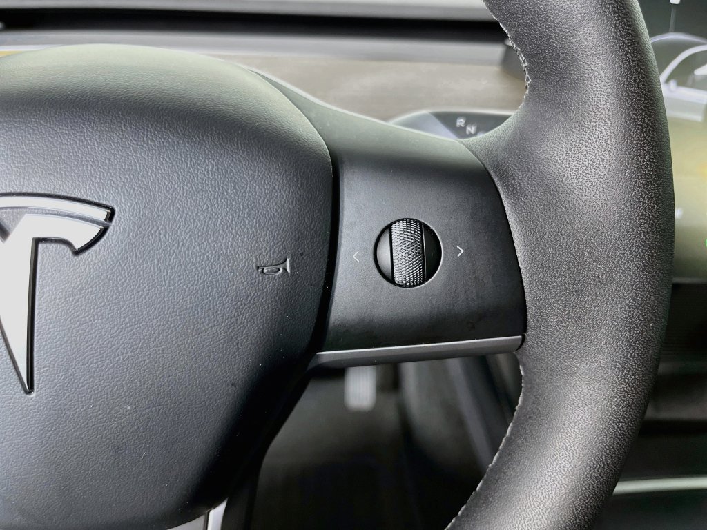 Used 2021 Tesla Model Y Long Range AWD/4WD image 14
