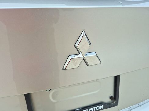 New 2026 Mitsubishi Outlander SE image 12