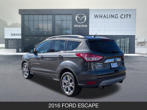 Used 2016 Ford Escape Titanium FWD image 3