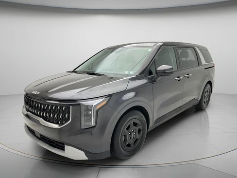 Used 2025 Kia Carnival FWD image 3