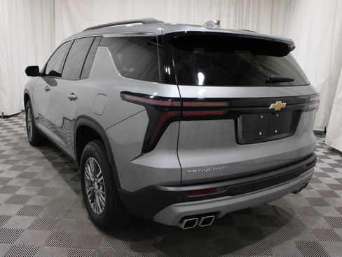Used 2025 Chevrolet Traverse LT w/ Driver Confidence Package FWD image 34
