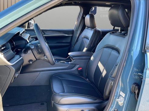 New 2026 Jeep Grand Cherokee Limited w/ Luxury Tech Group II AWD/4WD image 21