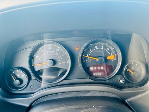 Used 2016 Jeep Patriot High Altitude image 17