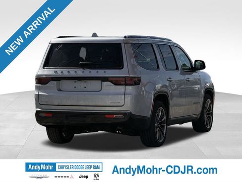 Used 2022 Jeep Wagoneer Series III w/ Premium Group I image 7