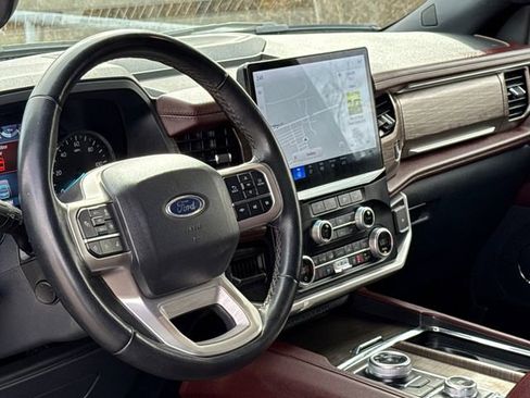 Used 2024 Ford Expedition Limited AWD/4WD image 19