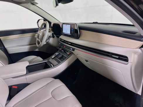 Used 2024 Hyundai Palisade Limited AWD/4WD image 32