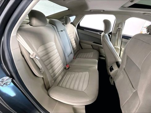 Used 2019 Ford Fusion SE image 27