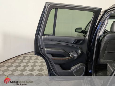 Used 2016 Chevrolet Tahoe LT w/ Luxury Package AWD/4WD image 32