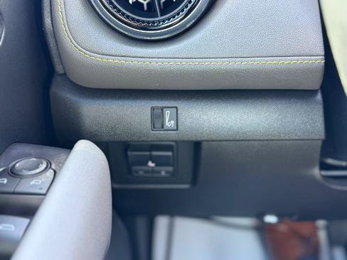 Used 2023 Chevrolet Colorado ZR2 w/ ZR2 Convenience Package III AWD/4WD image 6