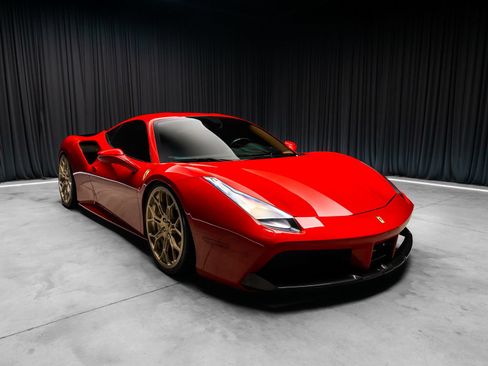 Used 2018 Ferrari 488 GTB RWD image 8