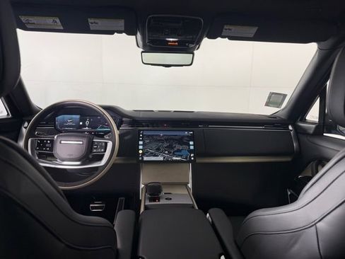New 2025 Land Rover Range Rover SV image 28