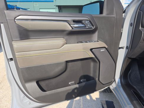 Used 2025 Chevrolet Silverado 1500 ZR2 w/ Technology Package AWD/4WD image 12