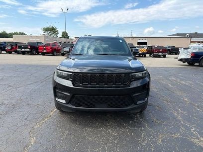 Used 2023 Jeep Grand Cherokee Altitude