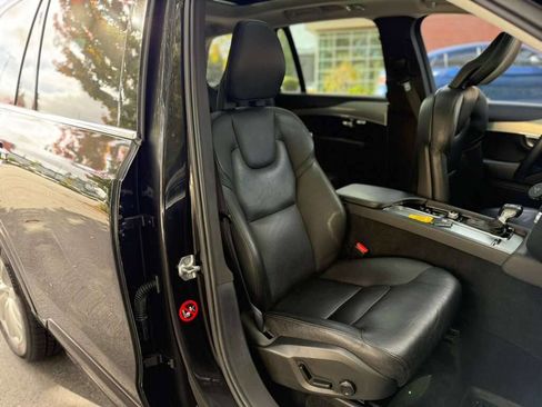 Used 2017 Volvo XC90 T6 Momentum w/ Vision Package image 9