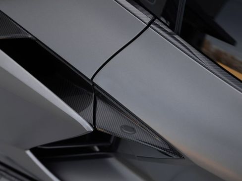Used 2025 Lamborghini Revuelto AWD/4WD image 21