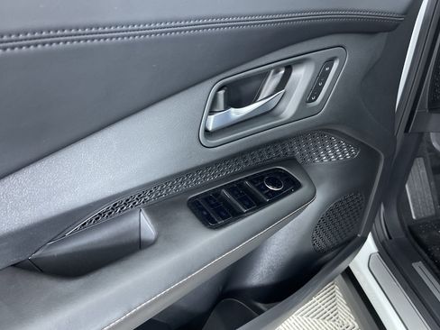 Certified 2023 Nissan Ariya AWD image 14