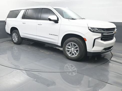 Used 2021 Chevrolet Suburban LT RWD image 7