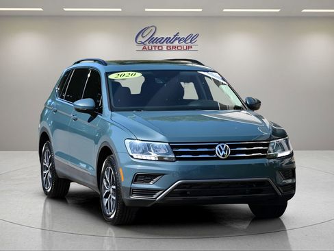 Used 2020 Volkswagen Tiguan SE AWD/4WD image 2
