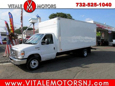Used 2019 Ford E-450 and Econoline 450 Super Duty w/ Exterior Upgrade Package image 1
