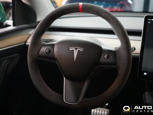 Used 2023 Tesla Model Y Performance AWD/4WD image 15