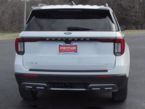 New 2026 Ford Explorer Active w/ Active Comfort Package image 7