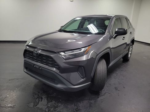Used 2023 Toyota RAV4 LE AWD/4WD image 4